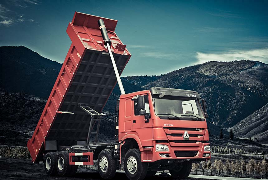 Sinotruk Howo Tipper Truck 8x4 371HP