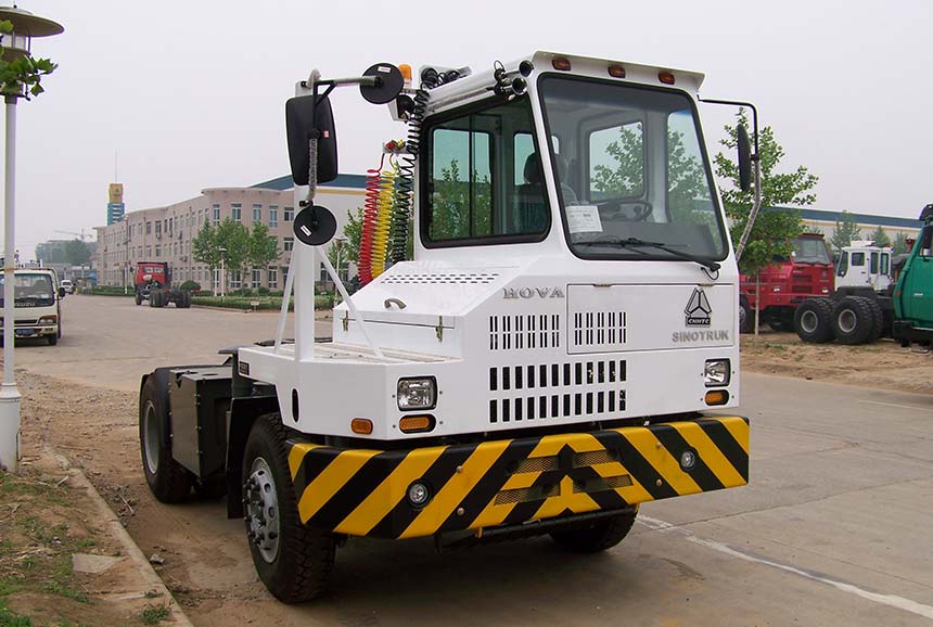 Hova Terminal Tractor