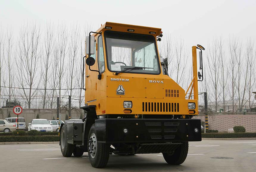 Hova Terminal Tractor